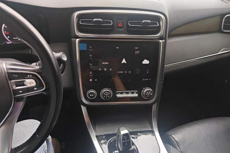 Used Lynk & Co 01 2019 2.0T Two-Wheel-Drive Pro Version China VI Standard Audio And AC Panel