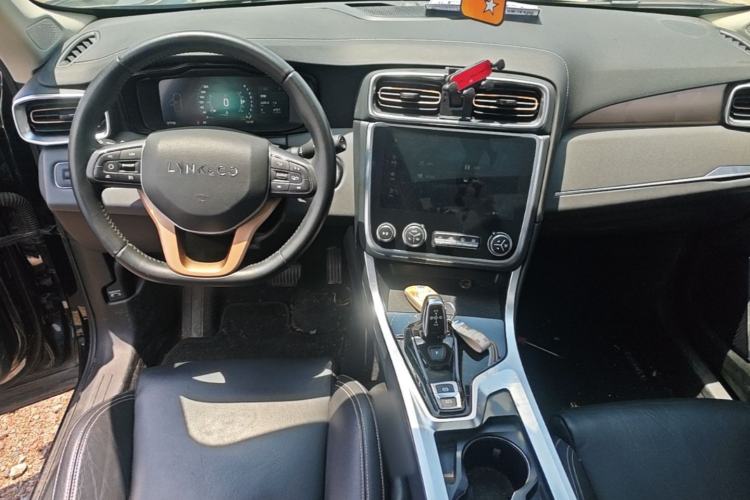 Used Lynk & Co 01 2019 2.0T Two-Wheel-Drive Version China VI Standard Center Console