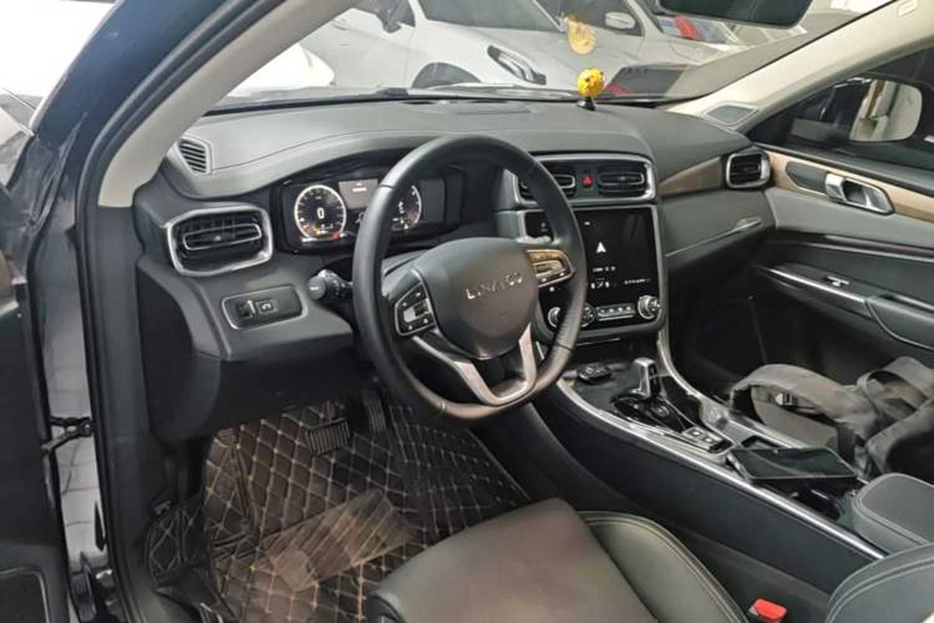 Used Lynk & Co 01 2019 2.0T Two-Wheel-Drive Pro Version China VI Standard Center Console