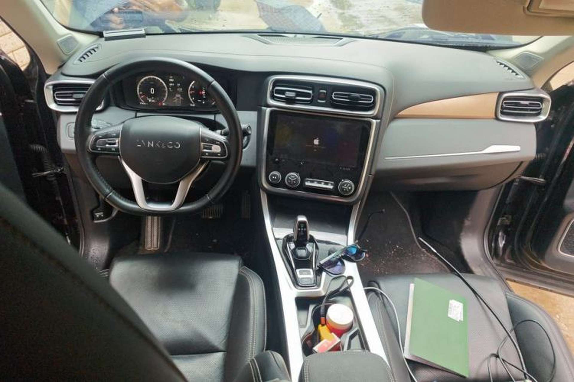 Used Lynk & Co 01 2019 2.0T Two-Wheel-Drive Pro Version China VI Standard Center Console