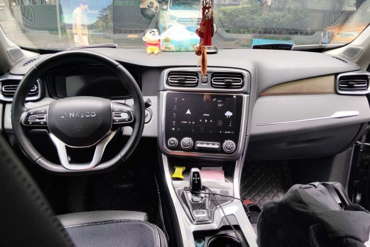 Used Lynk & Co 01 2019 2.0T Two-Wheel-Drive Pro Version China VI Standard Center Console