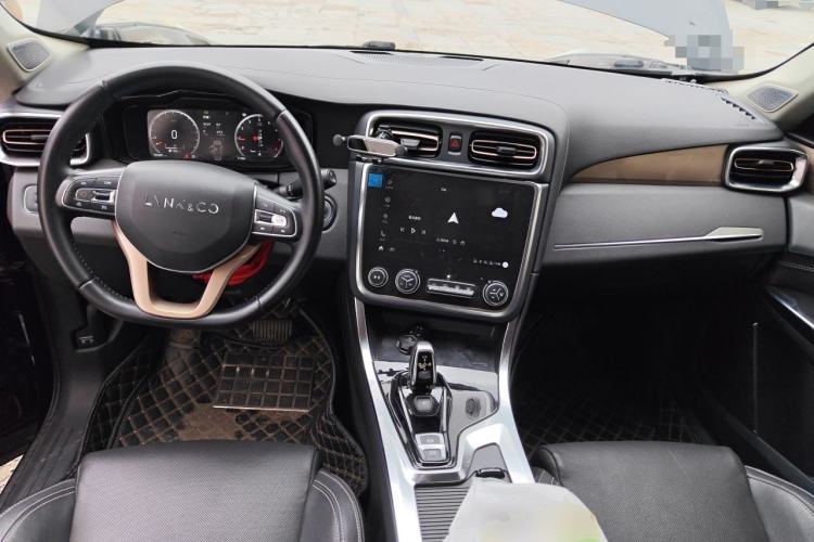Used Lynk & Co 01 2019 2.0T Two-Wheel-Drive Pro Version China V Standard Center Console