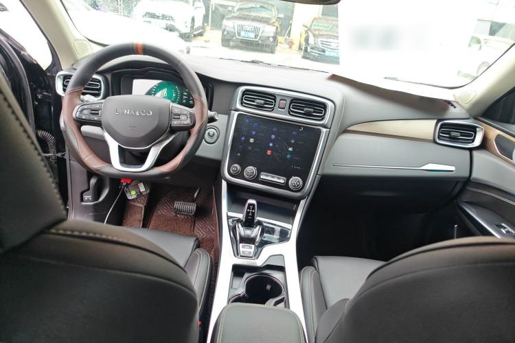 Used Lynk & Co 01 2019 2.0T Two-Wheel-Drive Version China VI Standard Center Console