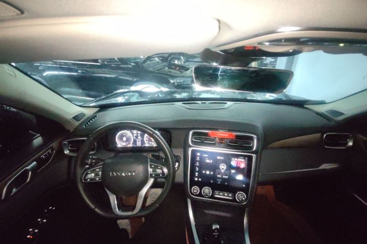 Used Lynk & Co 01 2019 2.0T Two-Wheel-Drive Pro Version China VI Standard Center Console
