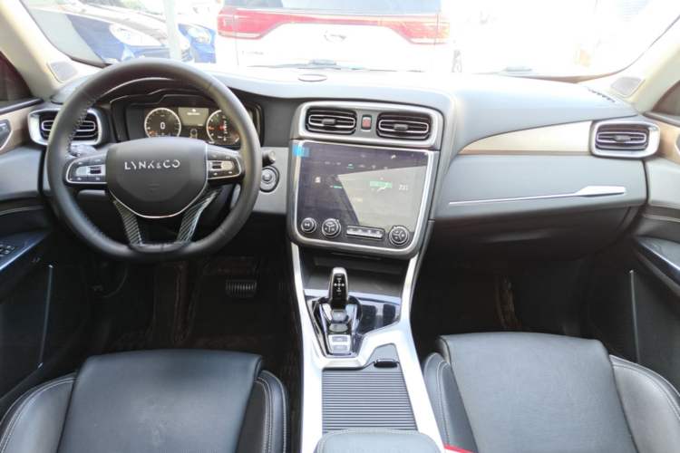 Used Lynk & Co 01 2019 2.0T Two-Wheel-Drive Pro Version China VI Standard Center Console