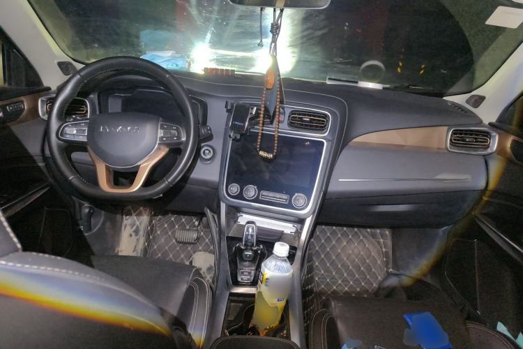 Used Lynk & Co 01 2019 2.0T Two-Wheel-Drive Pro Version China V Standard Center Console