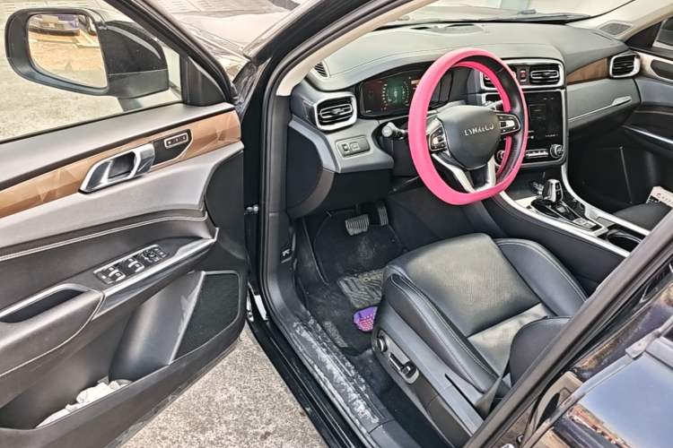 Used Lynk & Co 01 2019 2.0T Two-Wheel-Drive Pro Version China VI Standard Driver Seat