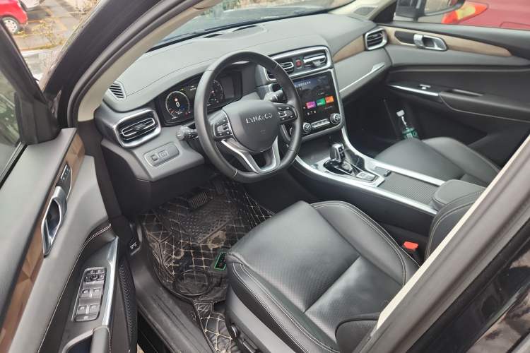 Used Lynk & Co 01 2019 2.0T Two-Wheel-Drive Pro Version China VI Standard Driver Seat
