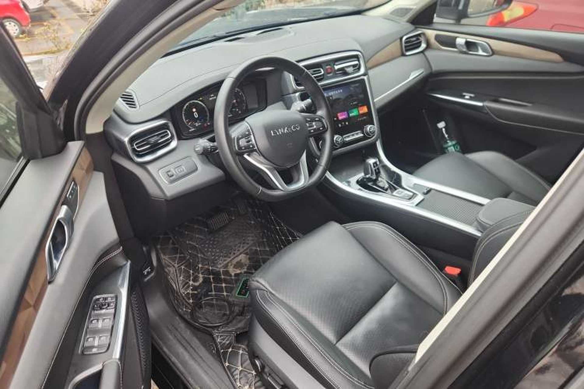Used Lynk & Co 01 2019 2.0T Two-Wheel-Drive Pro Version China VI Standard Driver Seat