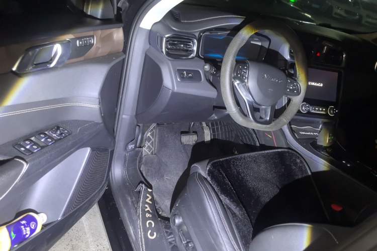 Used Lynk & Co 01 2019 2.0T Two-Wheel-Drive Pro Version China VI Standard Driver Seat
