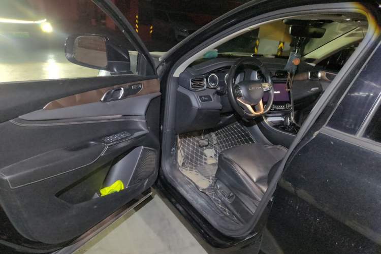 Used Lynk & Co 01 2019 2.0T Two-Wheel-Drive Pro Version China V Standard Driver Seat