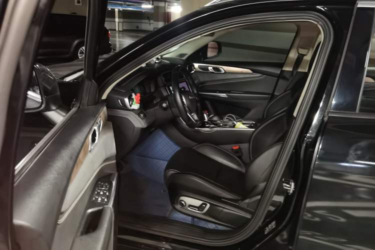 Used Lynk & Co 01 2019 2.0T Two-Wheel-Drive Pro Version China VI Standard Driver Seat