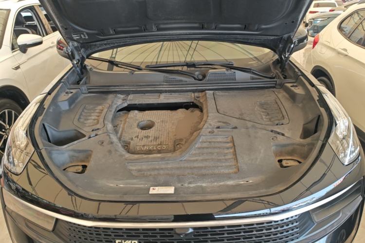 Used Lynk & Co 01 2019 2.0T Four-Wheel Drive Genie Pro Version China VI Standard Engine Bay