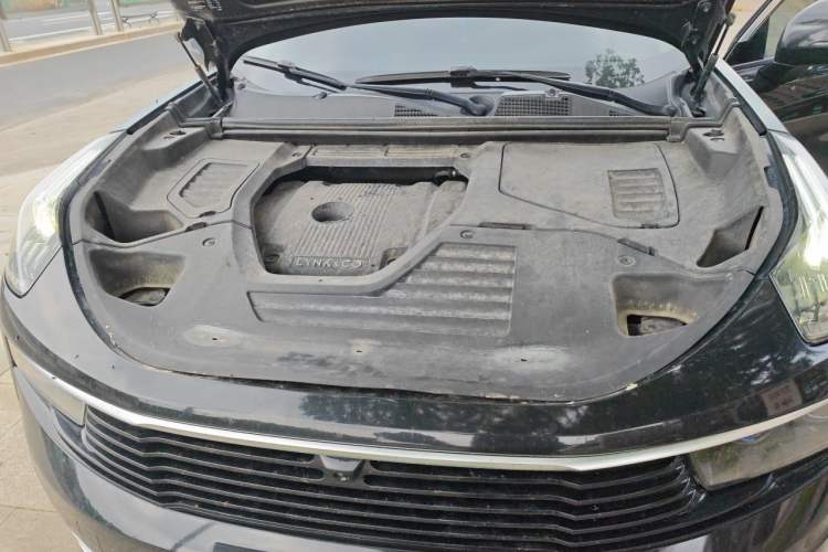 Used Lynk & Co 01 2019 2.0T Two-Wheel-Drive Pro Version China VI Standard Engine Bay