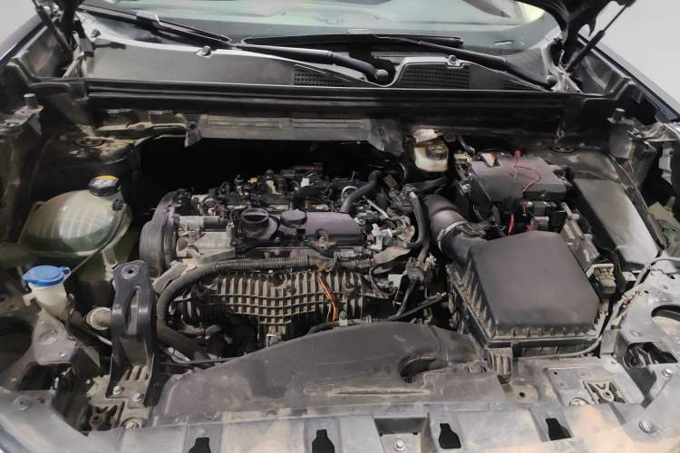 Used Lynk & Co 01 2019 2.0T Four-Wheel Drive Genie Pro Version China VI Standard Engine Bay