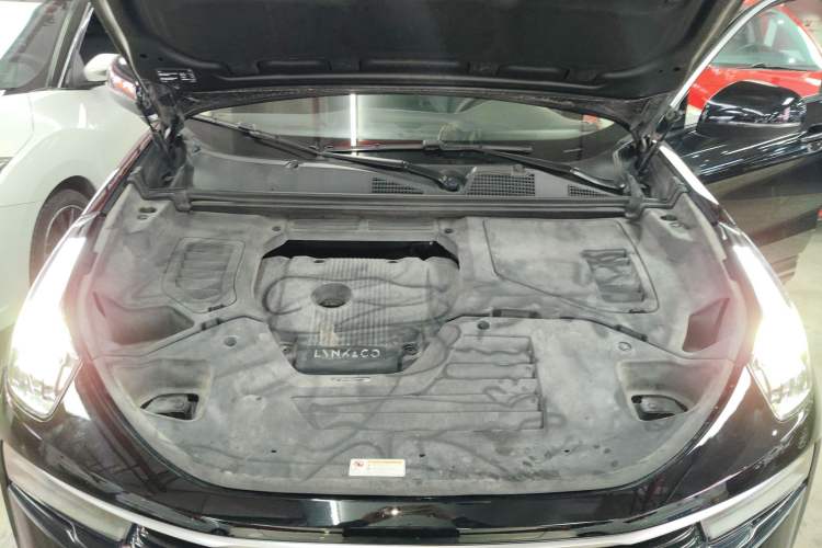 Used Lynk & Co 01 2019 2.0T Two-Wheel-Drive Pro Version China VI Standard Engine Bay
