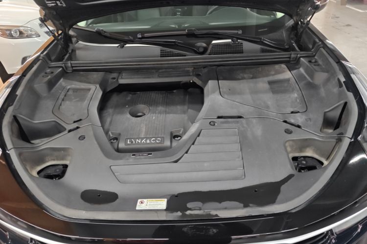 Used Lynk & Co 01 2019 2.0T Two-Wheel-Drive Pro Version China VI Standard Engine Bay