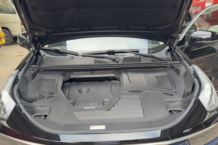 Used Lynk & Co 01 2019 2.0T Two-Wheel-Drive Pro Version China VI Standard Engine Bay