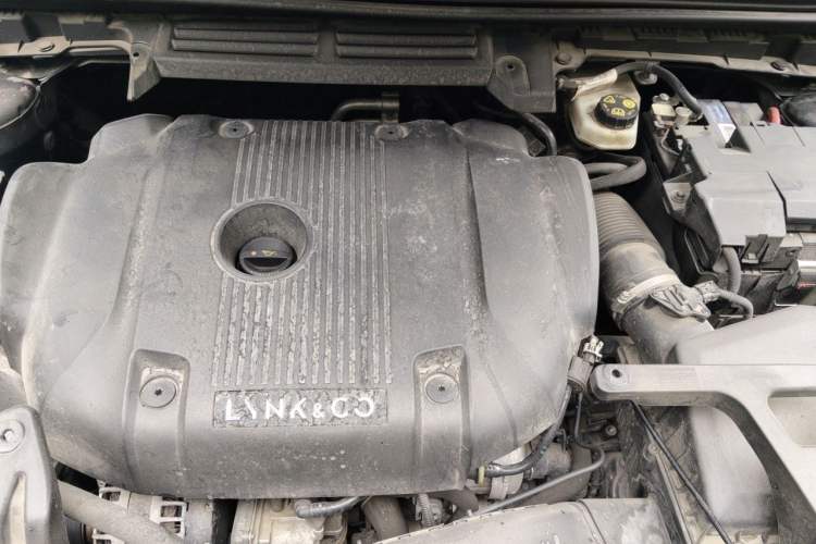 Used Lynk & Co 01 2019 2.0T Two-Wheel-Drive Pro Version China VI Standard Engine Bay