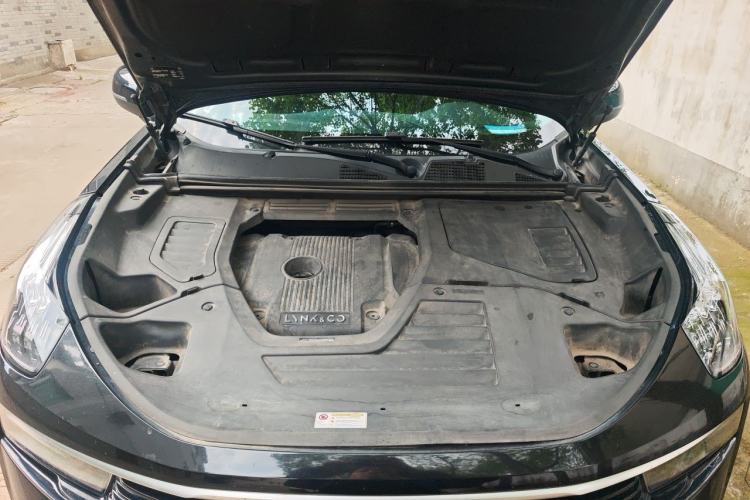 Used Lynk & Co 01 2019 2.0T Two-Wheel-Drive Pro Version China VI Standard Engine Bay