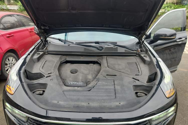 Used Lynk & Co 01 2019 2.0T Two-Wheel-Drive Pro Version China VI Standard Engine Bay