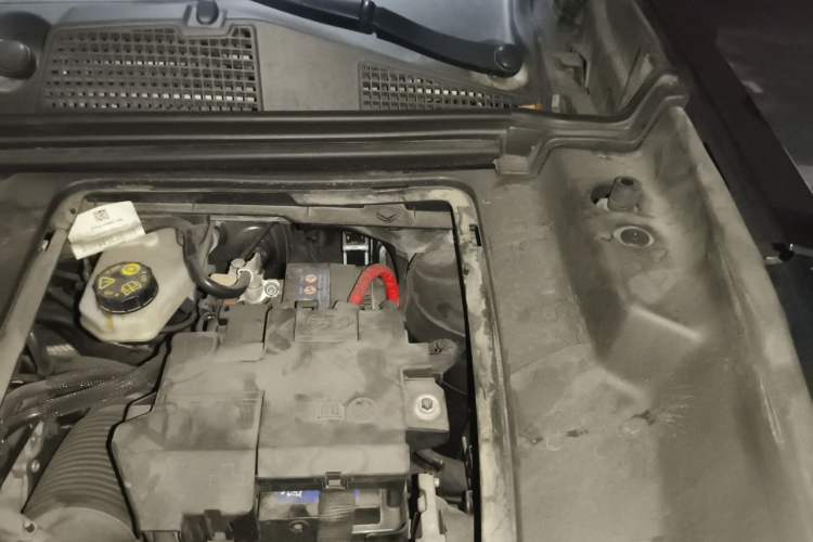 Used Lynk & Co 01 2019 2.0T Two-Wheel-Drive Pro Version China VI Standard Engine Bay Left