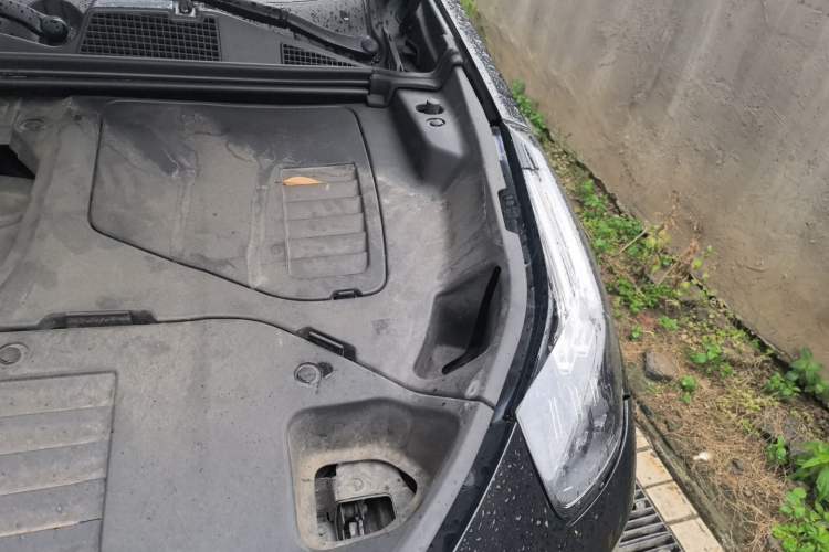 Used Lynk & Co 01 2019 2.0T Two-Wheel-Drive Pro Version China VI Standard Engine Bay Left