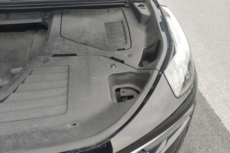 Used Lynk & Co 01 2019 2.0T Two-Wheel-Drive Pro Version China VI Standard Engine Bay Left