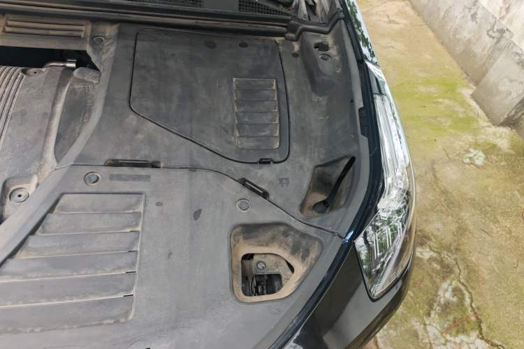 Used Lynk & Co 01 2019 2.0T Two-Wheel-Drive Pro Version China VI Standard Engine Bay Left