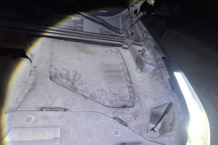 Used Lynk & Co 01 2019 2.0T Two-Wheel-Drive Pro Version China VI Standard Engine Bay Left