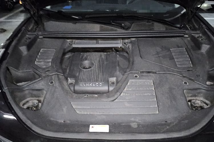 Used Lynk & Co 01 2019 2.0T Two-Wheel-Drive Pro Version China VI Standard Engine Bay