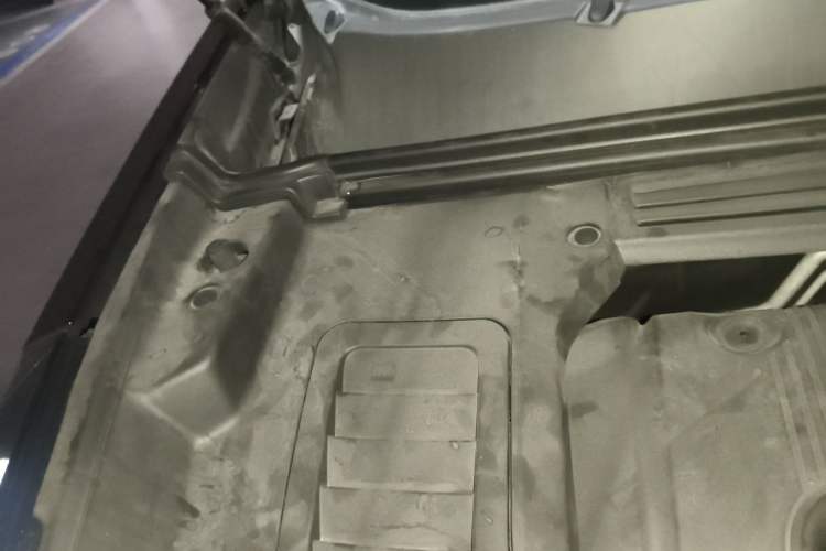 Used Lynk & Co 01 2019 2.0T Two-Wheel-Drive Pro Version China VI Standard Engine Bay Right