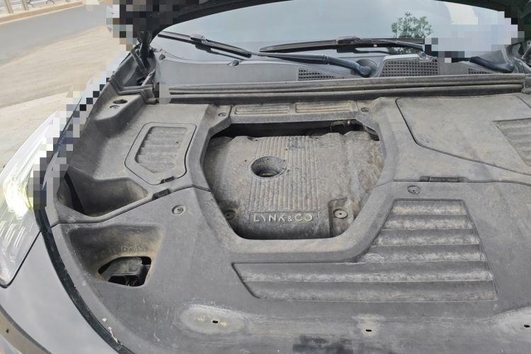 Used Lynk & Co 01 2019 2.0T Two-Wheel-Drive Pro Version China VI Standard Engine Bay Right