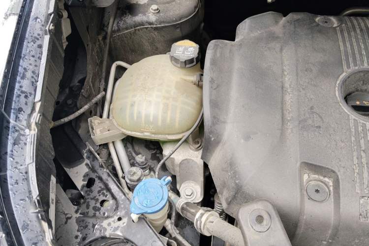 Used Lynk & Co 01 2019 2.0T Two-Wheel-Drive Pro Version China VI Standard Engine Bay Right