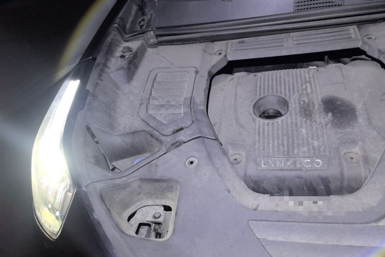 Used Lynk & Co 01 2019 2.0T Two-Wheel-Drive Pro Version China VI Standard Engine Bay Right