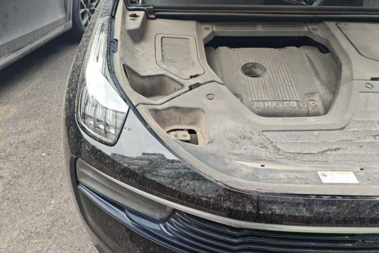 Used Lynk & Co 01 2019 2.0T Two-Wheel-Drive Pro Version China VI Standard Engine Bay Right