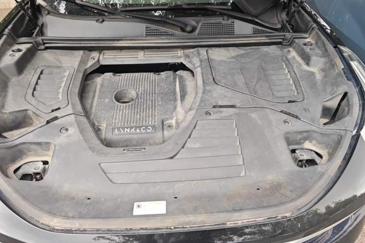 Used Lynk & Co 01 2019 2.0T Two-Wheel-Drive Pro Version China VI Standard Engine Bay