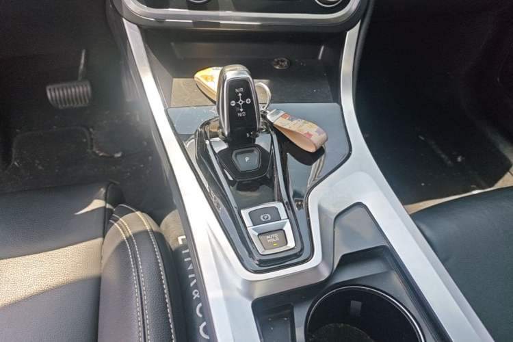 Used Lynk & Co 01 2019 2.0T Two-Wheel-Drive Version China VI Standard Gear Lever