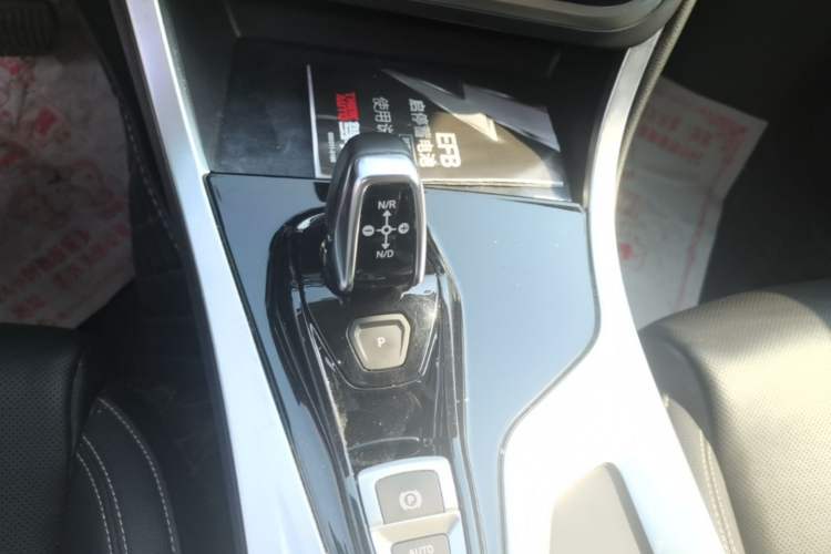 Used Lynk & Co 01 2019 2.0T Two-Wheel-Drive Pro Version China VI Standard Gear Lever