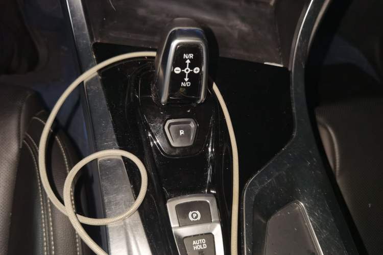 Used Lynk & Co 01 2019 2.0T Two-Wheel-Drive Pro Version China VI Standard Gear Lever