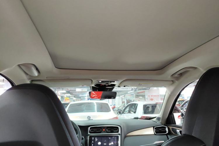 Used Lynk & Co 01 2019 2.0T Two-Wheel-Drive Pro Version China VI Standard Headliner