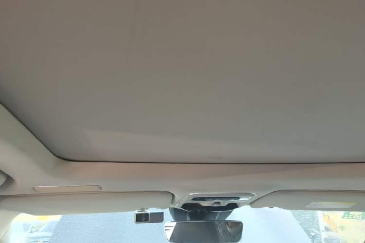 Used Lynk & Co 01 2019 2.0T Two-Wheel-Drive Pro Version China VI Standard Headliner