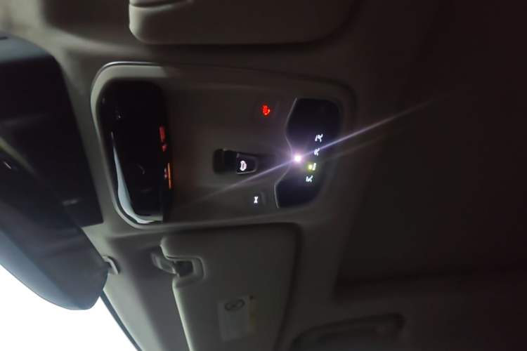 Used Lynk & Co 01 2019 2.0T Two-Wheel-Drive Pro Version China VI Standard Headliner