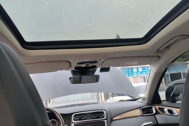 Used Lynk & Co 01 2019 2.0T Two-Wheel-Drive Pro Version China VI Standard Headliner