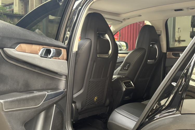 Used Lynk & Co 01 2019 2.0T Two-Wheel-Drive Pro Version China VI Standard Interior 1
