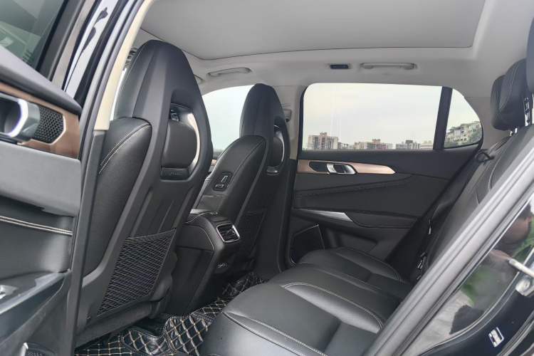 Used Lynk & Co 01 2019 2.0T Two-Wheel-Drive Pro Version China VI Standard Interior 4