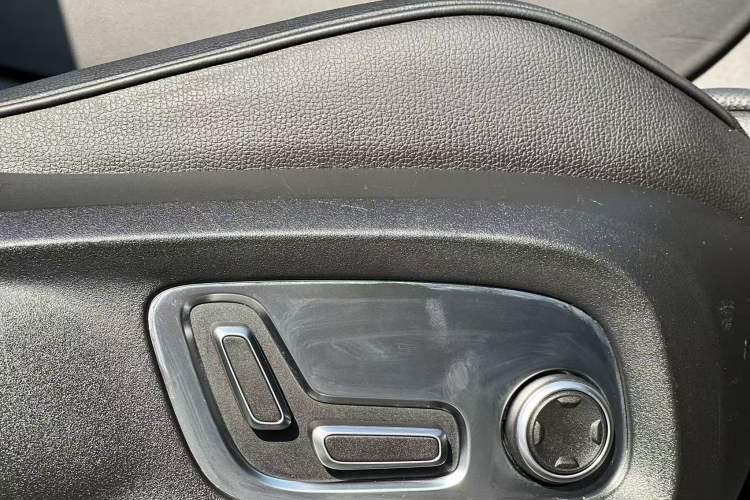 Used Lynk & Co 01 2019 2.0T Two-Wheel-Drive Pro Version China VI Standard Interior 8