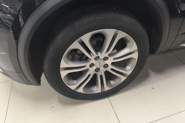 Used Lynk & Co 01 2019 2.0T Two-Wheel-Drive Pro Version China VI Standard Left Front Wheel Hub