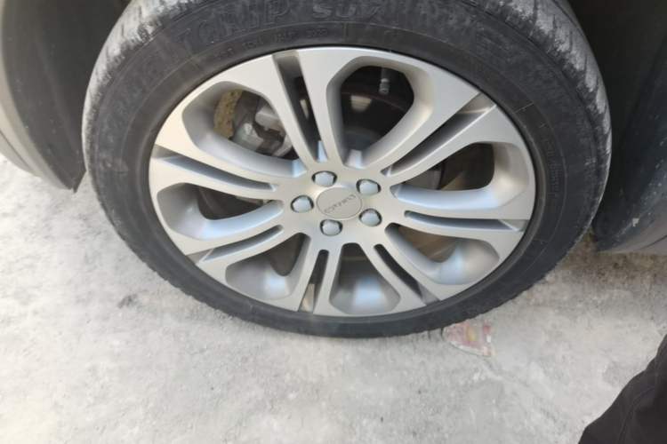 Used Lynk & Co 01 2019 2.0T Two-Wheel-Drive Pro Version China VI Standard Left Front Wheel Hub