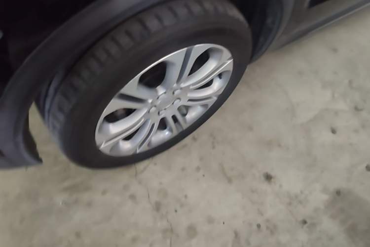 Used Lynk & Co 01 2019 2.0T Two-Wheel-Drive Pro Version China VI Standard Left Front Wheel Hub